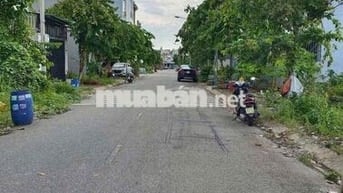 bán lô đât khu TĐC Đồng tràm  dt 100m  gann hội trường đông hoà