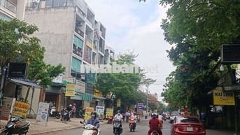 3 lầu đường 2 xe tải ( 4PN 5WC ) sân rộng