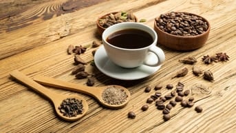 Cần 2 bạn phụ bán đồ uống đóng hộp