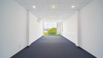 Cho thuê vp 40 m2 mặt tiền đường Xuân Hồng (trung tâm Tân Bình)