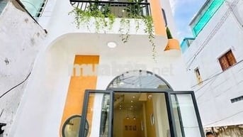 Nhà mới xây đẹp full nội thất xịn