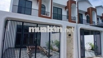 Nhà sổ riêng thổ cư gần chợ Thạnh Phú