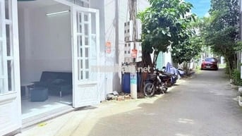 NHÀ NGAY CHỢ ĐÌNH KẾ HÓC MÔN CHÍNH CHỦ BÁN GIÁ 690TR ( THƯƠNG LƯỢNG )