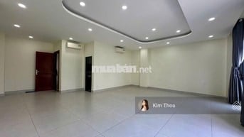 Văn phòng 45m2 có ban công Vạn Phúc, th.máy máy lạnh hầm xe. Giá 8 tr