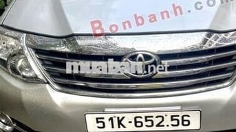 Toyota Fortuner 2.7V 4x2 AT 2015 Màu bạc