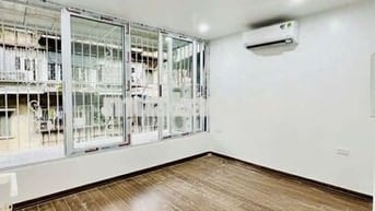 Bán căn hộ tập thể phố Cát Linh. 90M. 3 ngủ. Nhỉnh 5 tỷ.