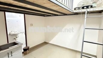 NGAY ETOWN ĐI BỘ CHỈ 2P  ĐỂ ĐI LÀM  DUPLEX CÓ MÁY LẠNH