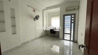 Xuất ngoại bán nhà phong thuỷ nở hậu 45m trung tâm q10 hẻm xe Tô Châu