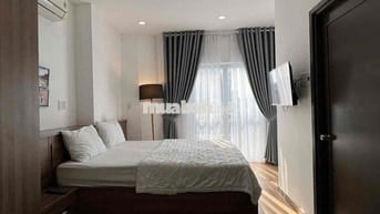 CHO THUÊ CĂN HỘ FULL NỘI THẤT BAN CÔNG TRUNG TÂM Q1