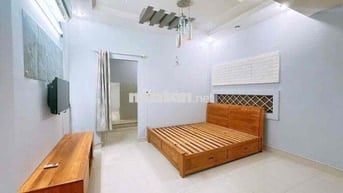 cho thuê phòng rộng rãi không chung chủ giờ tự do có bồn tắm máy lạnh