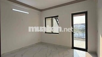 Cho thuê nha MTNB KDC TÊN LỬA gần công viên giá 20tr DT 4x20m XD 3,5L