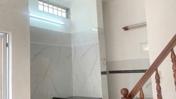 Cho thuê nhà hẻm 3.5m Nguyễn Văn Cừ, P.2, Q.5 giá 11tr