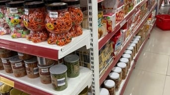 Nhân dịp năm học mới cửa hàng kim ngân cần tuyển 5 bạn bán hàng 