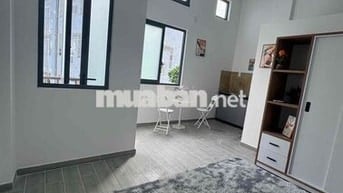 PHÒNG NỘI THẤT BAN CÔNG GẦN LÀNG ĐẠI HỌC, KTX KHU B
