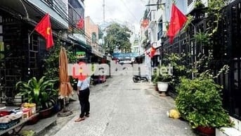 Nhà P.1 Quận 8 mà hẻm còn to - 50m2 - 4 tầng - 4 phòng , Hơn 6ty