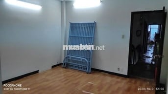 Dư 2 phòng trống 25m2 và 40m2, mặt tiền nhà phố Q.BT