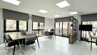 Lô góc 2 mặt thoáng - Cho thuê sàn 70m2 mặt phố Hoàng Quốc Việt- CG