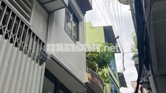 DƯỚI 2 TỶ-NHÀ 3 TẦNG TRUNG TÂM QUẬN 3-CÁCH MẠNG THÁNG TÁM-2PN/2WC