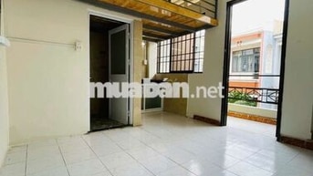 CHO THUÊ PHÒNG CÓ BAN CÔNG GẦN QUẬN 3 - ĐẠI HỌC TÀI NGUYÊN - HOÀNG SA
