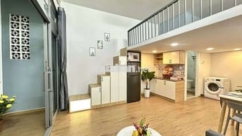 Cho thuê duplex ban công siêu rộng cạnh nhà hát Hoà Bình