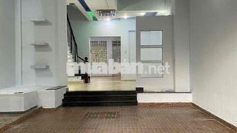 cho thuê 1trệt 2lầu sân thượng