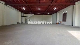 Cho thuê nguyên căn 2 tầng mặt tiền 7m5 gần Lê Văn Hiến