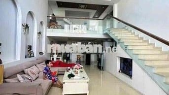 Cho thuê nhà vườn 2.5 tầng - sân ô tô đậu - Nguyễn Huy Tưởng