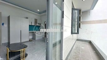 Cho thuê căn hộ đầy đủ nội thất ban công thoáng đường Lê Văn Sỹ Quận 3