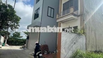 🔥XÁT BÌA LÀNG – NHÀ 3 TẦNG 1 TUM, NỞ HẬU – Ô TÔ 7 CHỖ VÀO NHÀ – TIỆN Í
