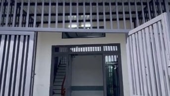 Chủ nhà bể nợ cần bán gấp nhà 1 trệt 1 lầu giá 255 trieu6