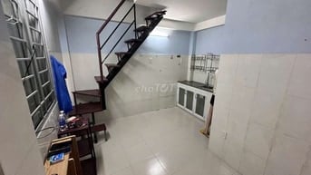 Phòng trọ kiểu CCMN Quận 4 mới chỉ 4 triệu/tháng có lầu ở được 2 người