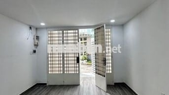 Cho thuê nhà gần ngã tư Âu Cơ - Lạc Long Quân 6PN giá 25tr/tháng TL