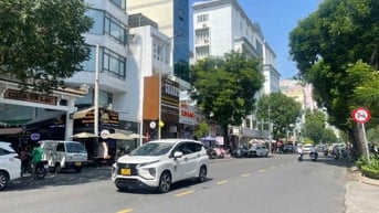 Bán gấp nhà Góc 2 MT Trần Hưng Đạo DT 8,5 x 22m giá bán 65 tỷ TL