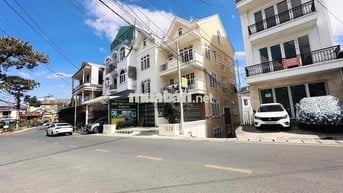🏡 GIẢM 2 TỶ NHÀ PHỐ HAI MẶT TIỀN ĐƯỜNG CHÍNH LÊ THÁNH TÔN ĐÀ LẠT