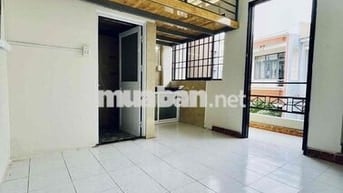 PHÒNG DUPLEX BAN CÔNG - NGAY LÊ VĂN SỸ