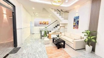 Nhà Mới Tinh Cách Hà Huy Giáp100m 6x10 Sẵn Nội Thất
