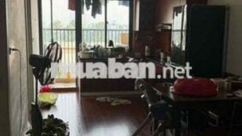 Cần bán căn hộ 67m2 2n2vs tầng đẹp toà v2 thevesta
