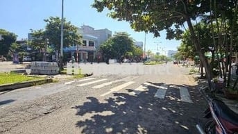🌳🌳🌳🌳🌳

🔔Bán lô đất mặt tiền đường Ngô Thì Hương -7m5 , Nại Hiên