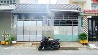 Nhà cấp 4 dtich 185m2 hẻm 10m đường Lê Văn Quới, P. BHH A, Q. Bình Tân