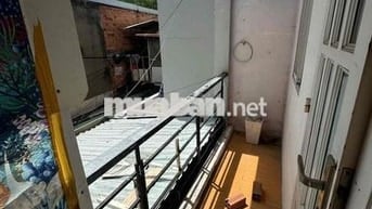 nhà nguyên căn  đối diện công viên lê thị riêng