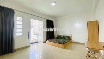 Cho thuê căn hộ Ban công full nội thất cách Đại học TDTU, RMIT 5 phút