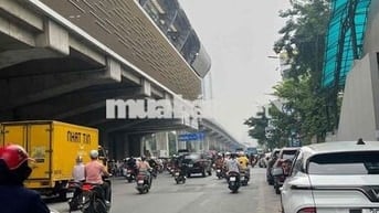 10.9 tỷ ô tô đỗ cửa Chính Kinh, Kinh Doanh tốt 26mx4 tầng