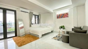 STUDIO BAN CÔNG SIÊU RỘNG 30M2 SÁT PHÚ MỸ HƯNG FULL NỘI THẤT