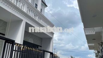 Nhà Chính chủ cần bán gấp ngay Cầu Lớn - Hóc Môn, Alo e dẫn xem nhà
