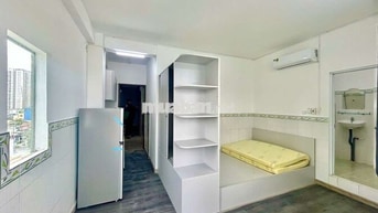 Căn Hộ Full nội thất rộng 25m2 có Bancol, đối diện bế xe miền đông