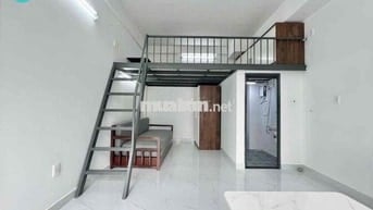 DUPLEX 2 KHÔNG GIAN NGỦ - GÁC CAO 2M - BAN CÔNG THOÁNG - FULL NỘI THÂT