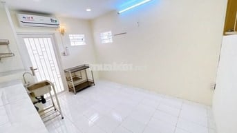 PHÒNG TRỌ ĐÃ LẮP SẴN MÁY LẠNH MỚI GẦN NGÃ TƯ NƠ TRANG LONG & NGUYỄN XÍ