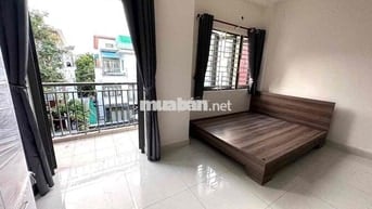 PHÒNG BAN CÔNG CỬA SỔ GẦN CHUNG CƯ HÀ ĐÔ Q12