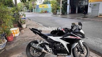 dư xe nên mình cần  bán   xe đậu ở nhà