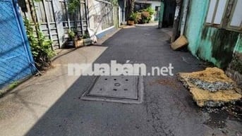 Cho thuê nhà 5x16m, 1 lầu, 2pn, hẻm xe tải, sát Song Hành, Q12. 8tr
